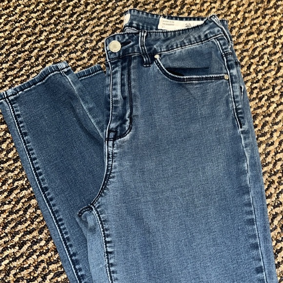 Bullhead Denim Co. Jeans - Picture 2 of 5